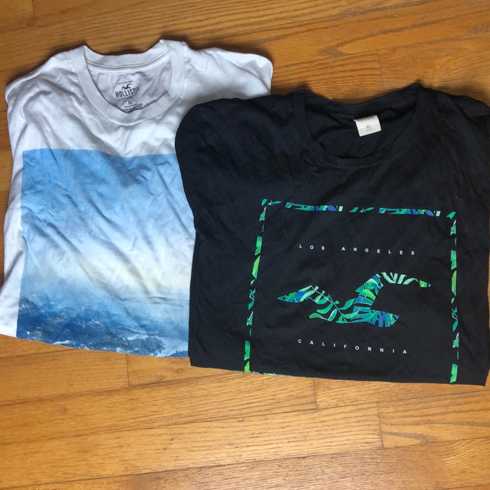 BUNDLE: 2 MENS HOLLISTER T-SHIRTS SIZE XL